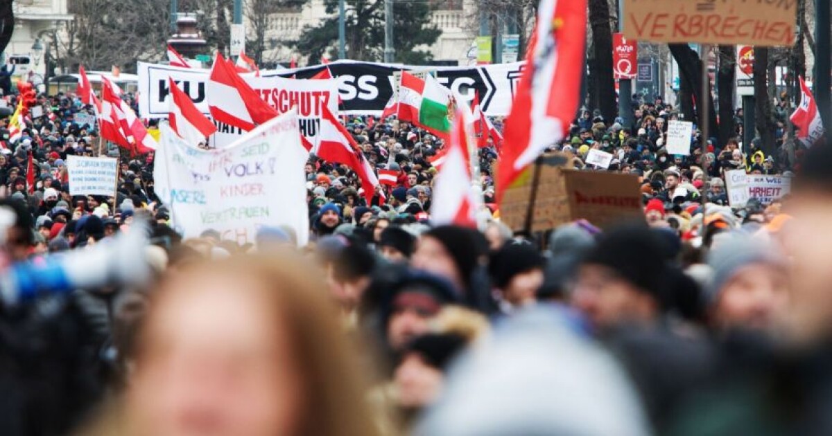 Вена против. Митинги в Австрии 2022. Протесты в Австрии. Протесты в Вене. Демонстрация в Вене.