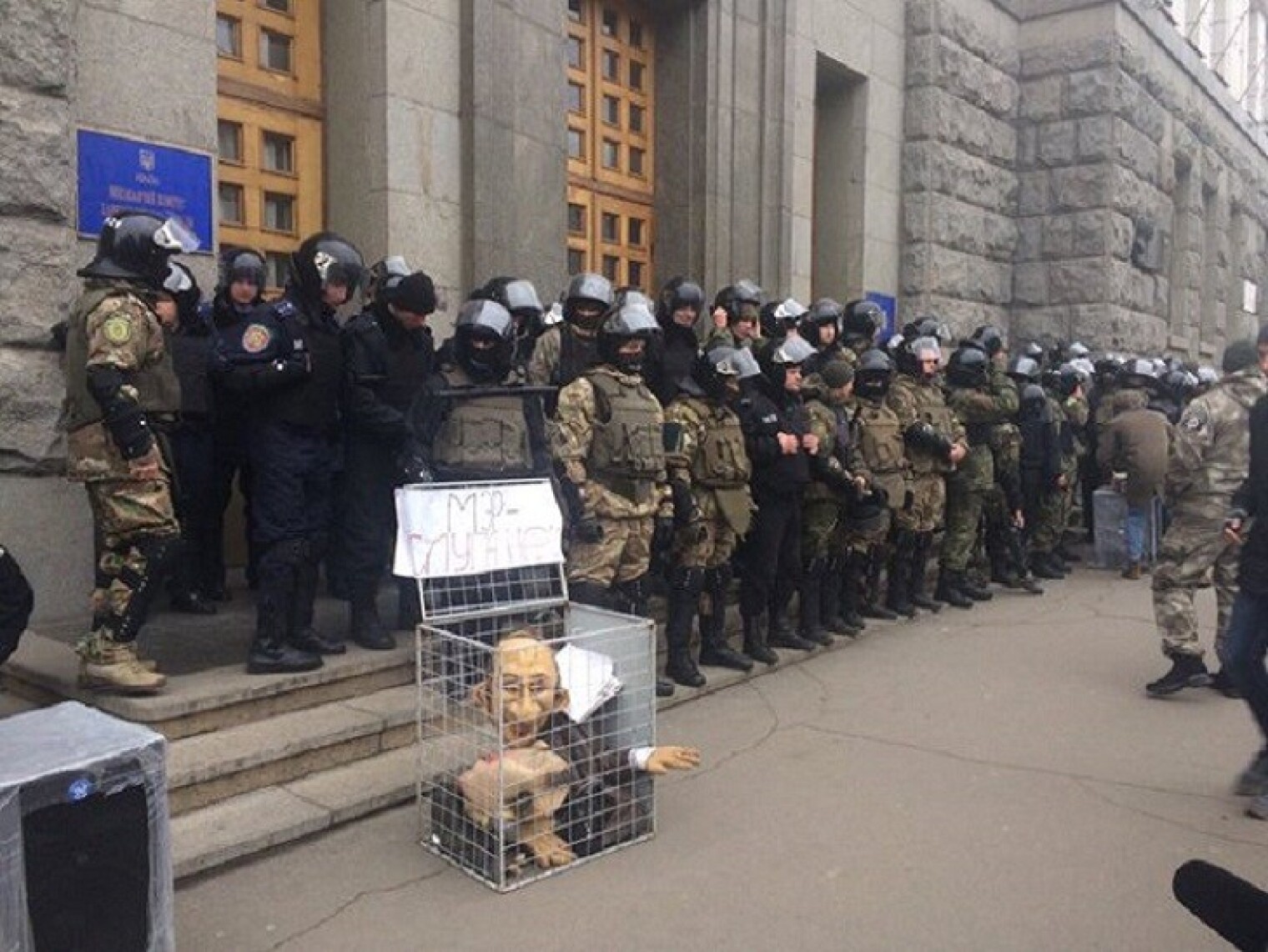 Последние харьковские новости сегодня. Харьков оцеплен. Харьков окружен. Обстановка в Харькове на сегодняшний день Военная. Харьков последние новости на сегодня.