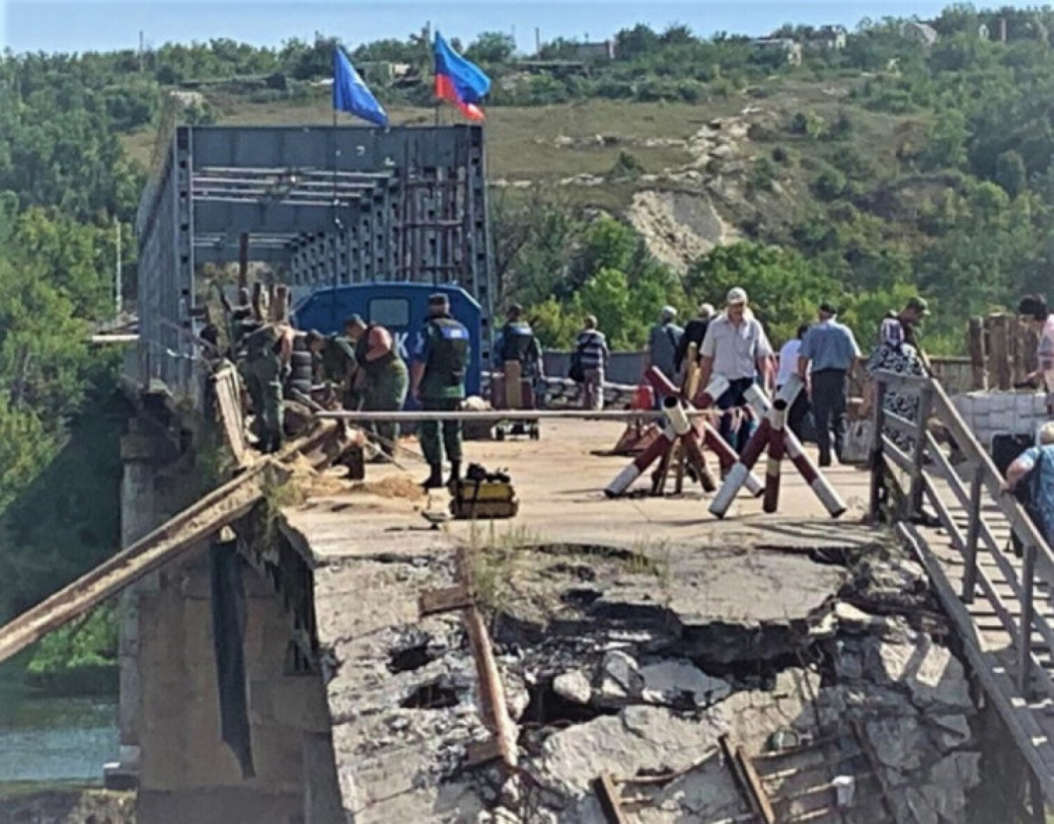 мост в станице луганской