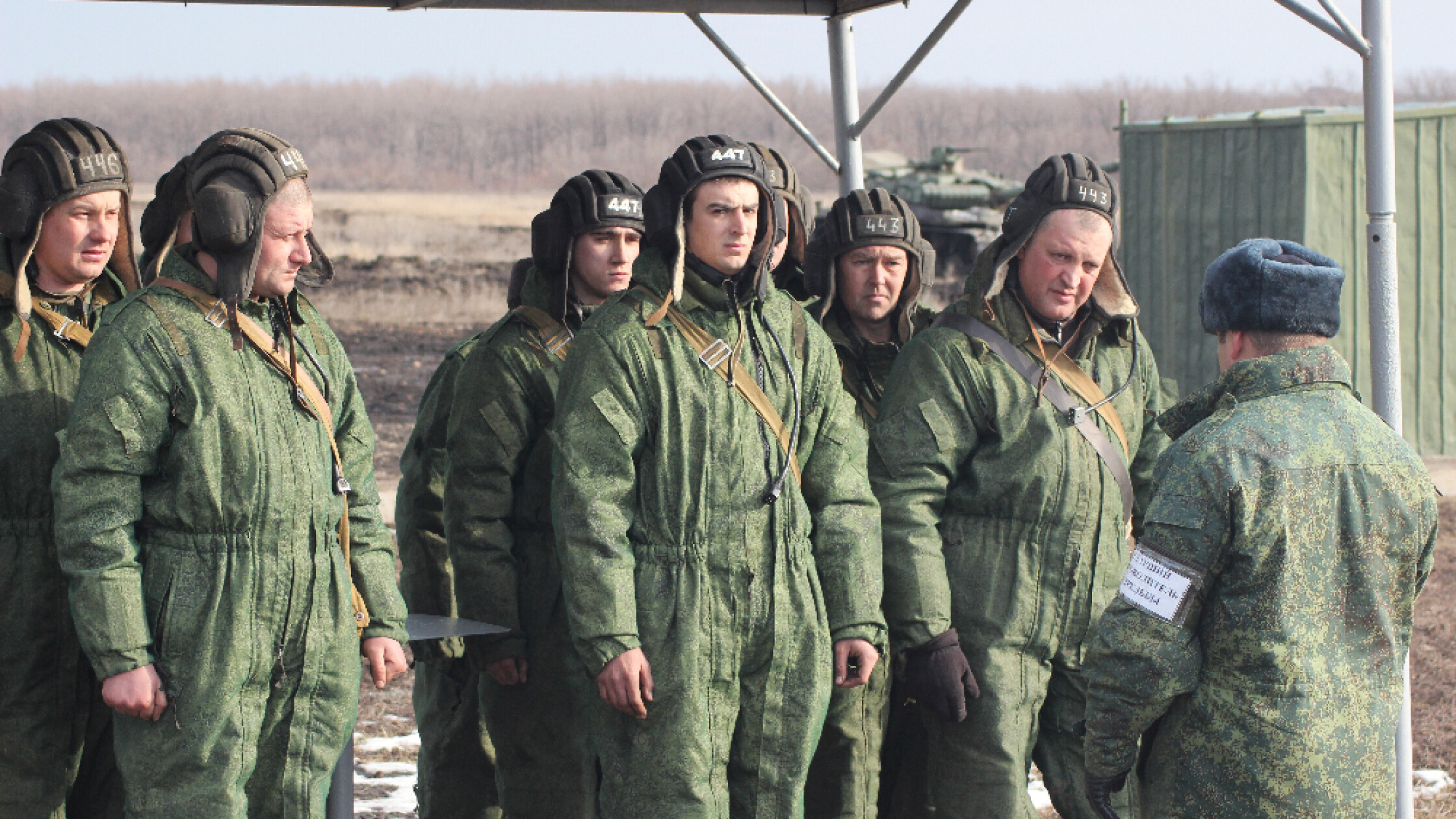 Новости новороссии донбасса. Военнослужащие ДНР на полигоне. Военные полигоны в ДНР. Форма солдата разведки. Форма РФ армии Донбасса.