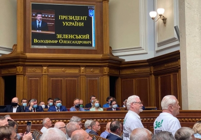Виктор Шишкин и Степан Хмара на заседании парламента