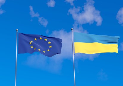 Флаги Европейского Союза и Украины