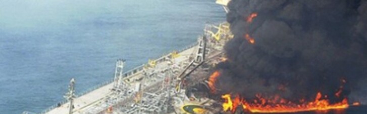 В Японии по непонятным причинам взорвался нефтяной танкер