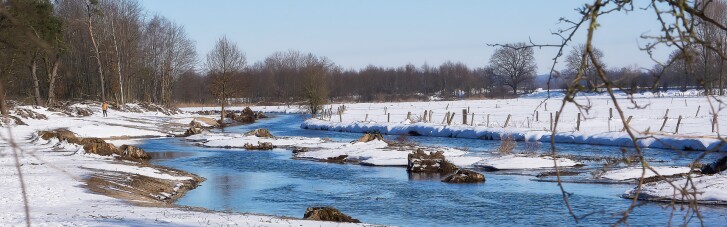 Під Києвом рятувальники зняли з крижини на Дніпрі шістьох рибалок