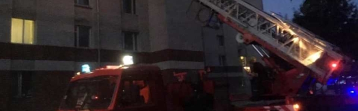 У Франківську горів гуртожиток медуніверситету: евакуювали 88 людей (ФОТО)