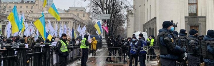 Поліція прокоментувала ситуацію під Радою (ФОТО)