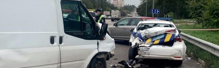 У Києві п'яний водій буса протаранив поліцейських, поки ті складали протокол (ФОТО)