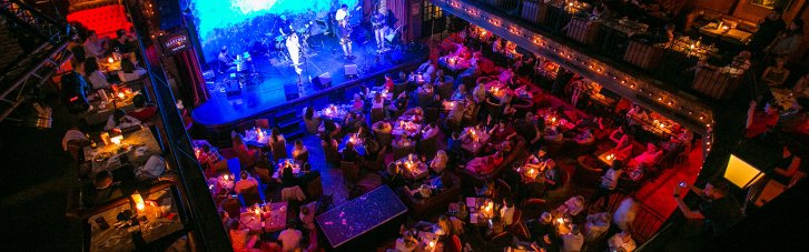 Літній ритм у Caribbean Club: концерти, вистави, disco, джаз та вар'єте для дорослих