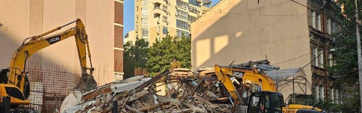 Знесення історичної будівлі у центрі Києва: поліціянти розпочали провадження (ФОТО)