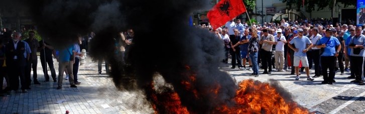 В Албанії спалахнули протести, демонстранти вимагають відставки прем'єра