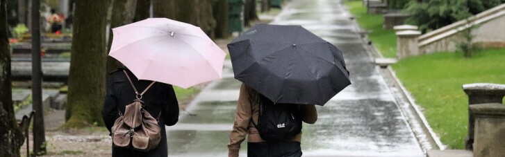 В понедельник почти во всех областях Украины пройдут дожди (КАРТА)