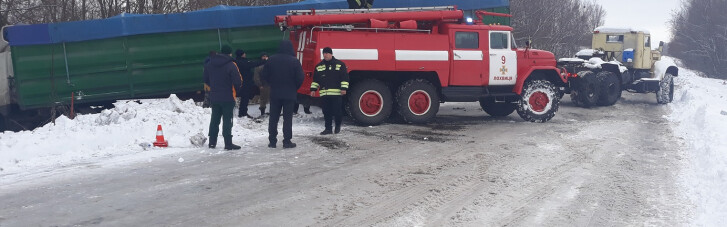 "Укрлендфарминг" Бахматюка за свой счет расчистил дороги в трех областях Украины