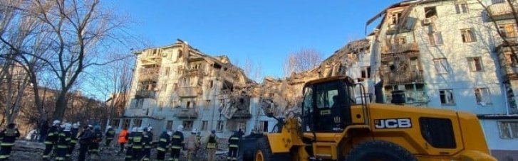 Удар по будинку в Запоріжжі: кількість загиблих зросла до 13 (ВІДЕО)