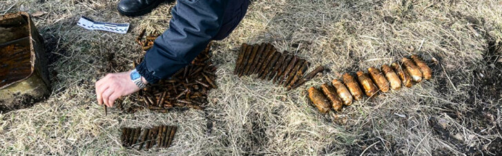 Біля школи на Луганщині знайшли схованку з боєприпасами (ФОТО)