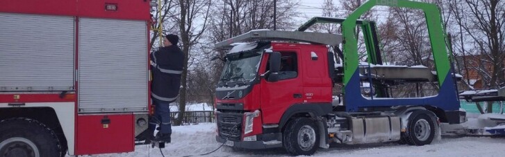 Снег, дождь и гололедица могут вызвать проблемы на дорогах, — ГСЧС