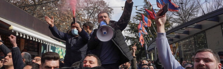 В Армении продолжаются массовые протесты с требованием отставки Пашиняна