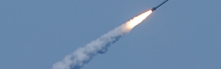 Росіяни вдарили ракетами по Селідовому: пошкоджена лікарня, є поранені