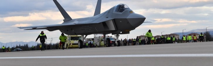 Туреччина випустила перший винищувач (ФОТО)