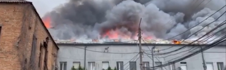 Масштабна пожежа сталася у центрі Вінниці, є жертви (ФОТО, ВІДЕО)