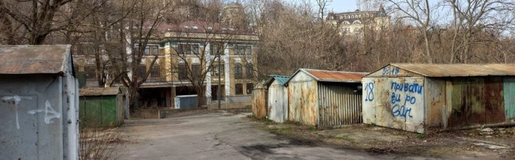 В переулке Кияновскому на месте самовольно возведенных гаражей построят противорадиационное укрытие на 1650 мест и паркинг