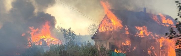 На Харьковщине из-за обстрела вспыхнул масштабный пожар: огонь охватил 25 га (ФОТО)