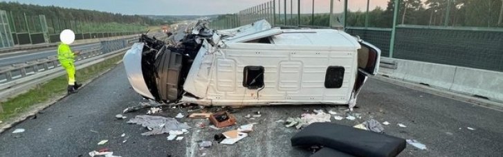 У Польщі розбився мікроавтобус з українцями: багато з важкими травмами (ФОТО)