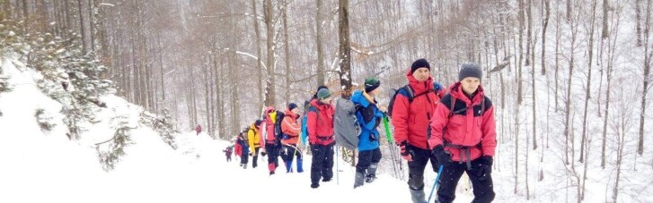 На Закарпатье больше 40 спасателей с вертолетом ищут пропавшего туриста (ВИДЕО)