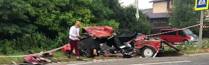 Возле Львова несовершеннолетний выехал на встречную полосу: двое погибших (ФОТО, ВИДЕО)