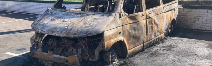 У Києві невідомі спалили авто Третьої штурмової бригади для евакуації поранених