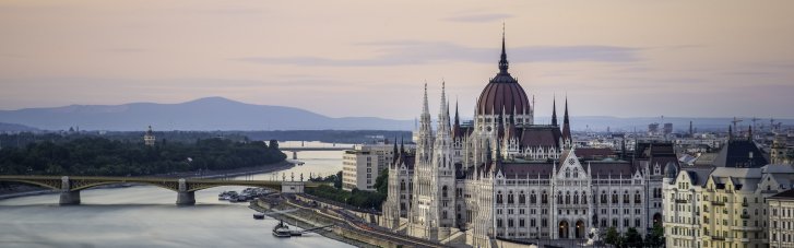 Дунай вийшов із берегів: затопило парламент Угорщини (ВІДЕО)