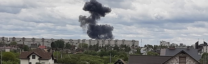 Военный самолет упал на жилой район в Беларуси, есть жертвы (ФОТО, ВИДЕО)