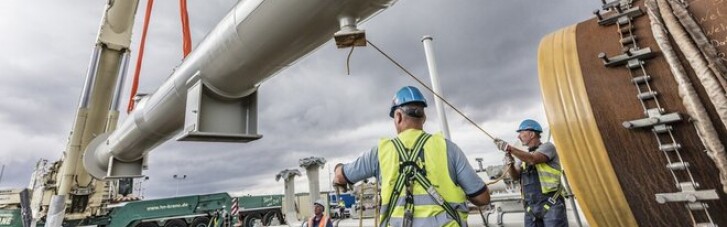 В Сенате попросили Байдена не мешкать с санкциями против "Северного потока-2"