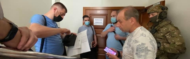 Обшуки по справі Медведчука проходять за кількома адресами (ФОТО, ВІДЕО)