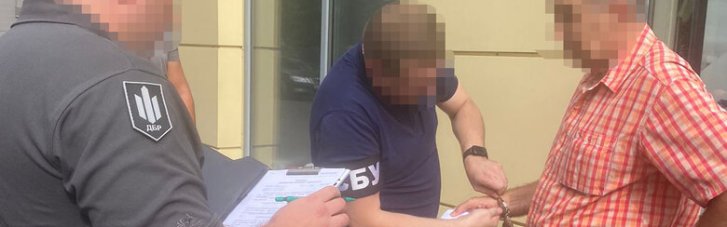 "Білий квиток" за 25 тисяч доларів: у Дніпрі затримали військового, який торгував можливістю не служити в армії