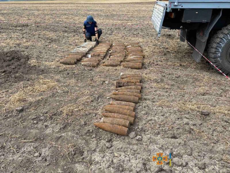 Під час обстеження території, сапери виявили ще додатково 93 артснаряди