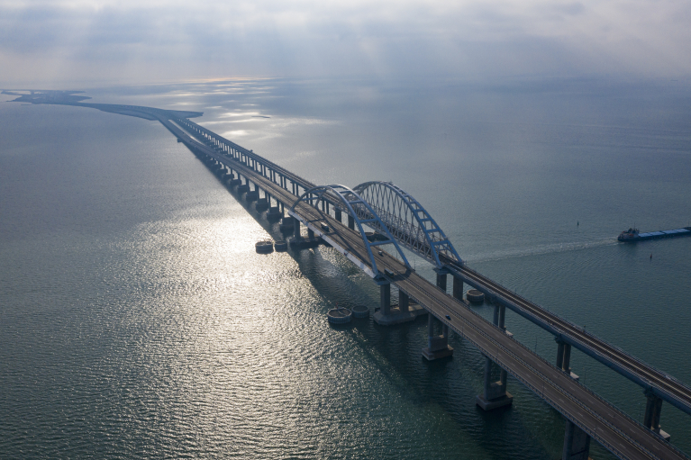 Будет ли сейчас иметь значение уничтожение Крымского моста с военной точки зрения: объяснение ВМС