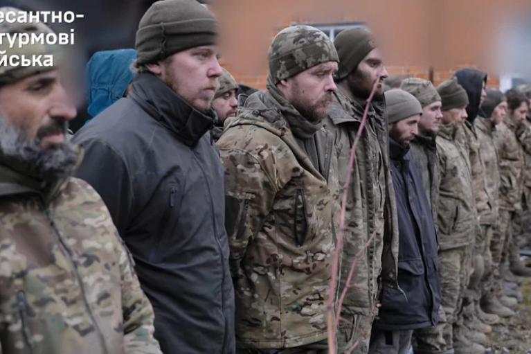 На Курщині українські десантники взяли у полон 27 ворожих вояк (ВІДЕО)