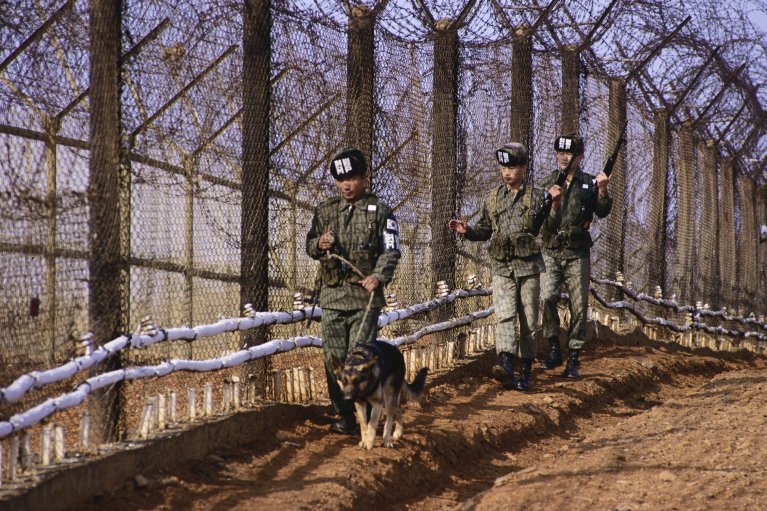 Солдати Кім Чен Ина, які воювали на боці Росії, втекли з позицій на Курщині, — ЗМІ