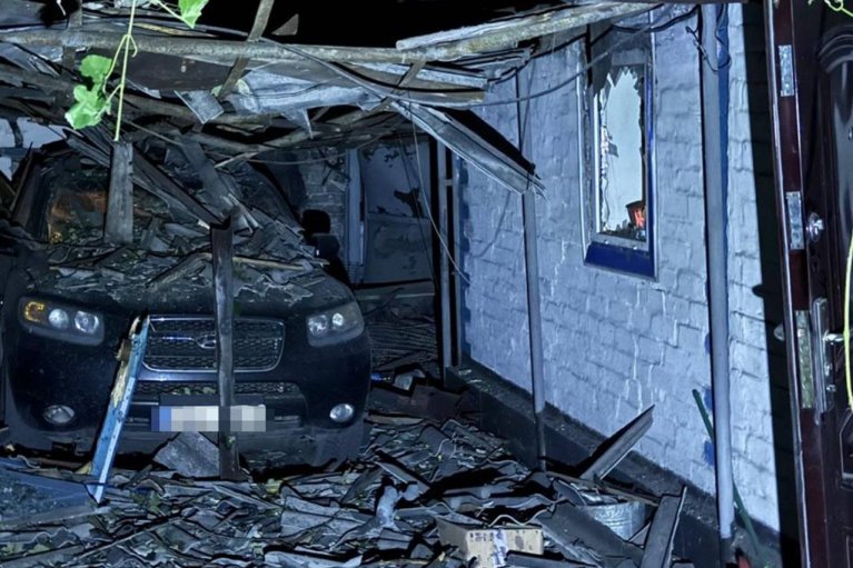 Росіяни скинули авіабомбу на будинок у Цукуриному, серед постраждалих є дитина