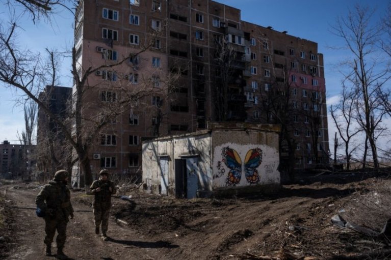 Украинские бойцы вышли из Угледара: в ВСУ официально признали потерю города