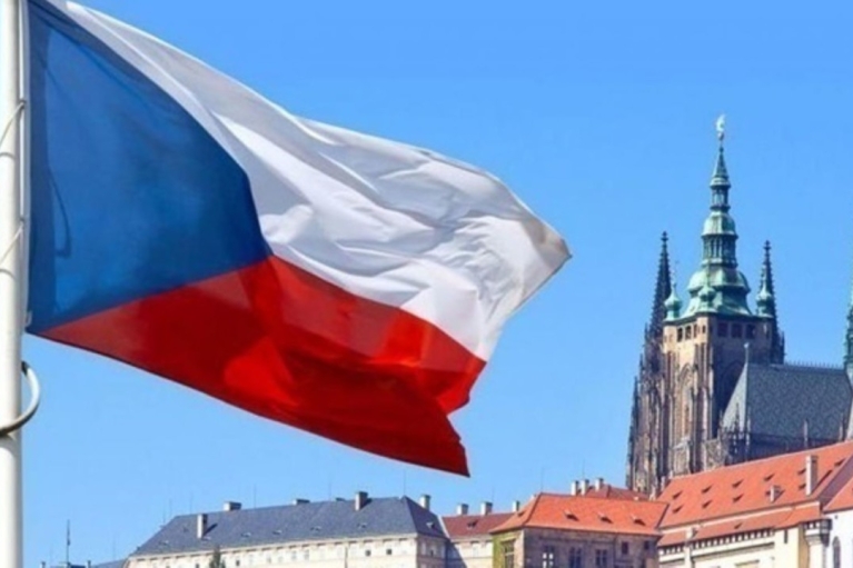 Чехія не відправлятиме своїх інструкторів до України