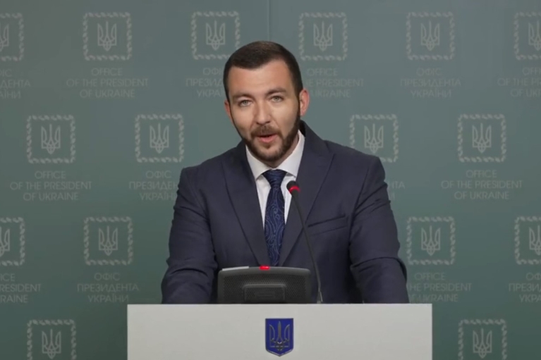 "Першими дізнаються росіяни": У Зеленського сказали, коли партнери нададуть дозвіл бити вглиб РФ