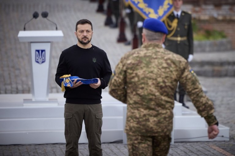 "Очень трудный путь к первой минуте победы": Зеленский обратился к военным в День защитников (ВИДЕО)