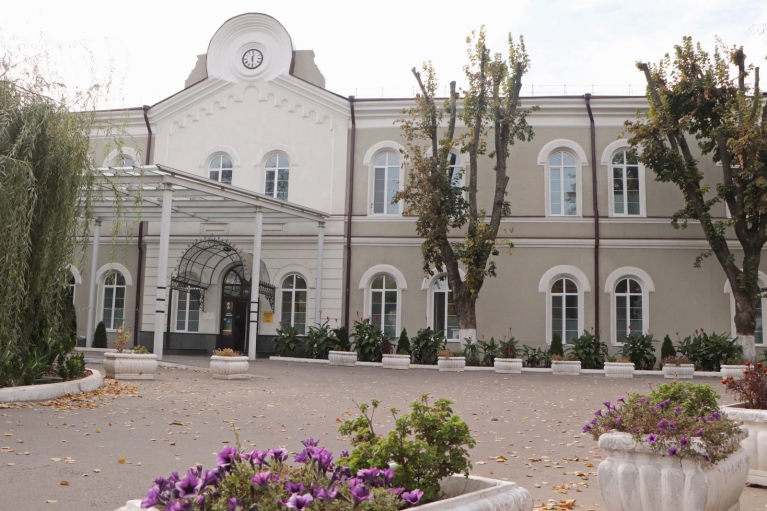 В Одесі через блекаут два дні не працюватимуть школи, постачання тепла і води ще відновлюють