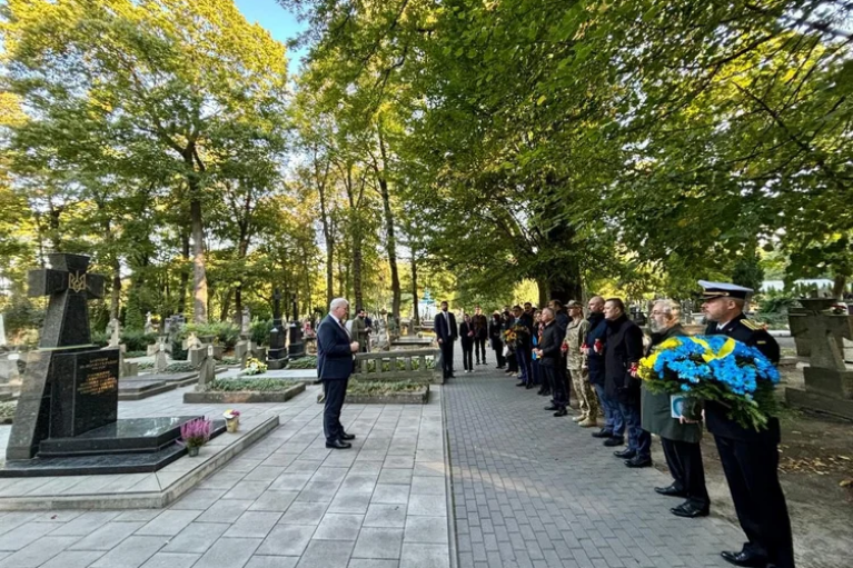 Очільник МЗС Сибіга після Угорщини прибув з офіційним візитом до Польщі (ФОТО)