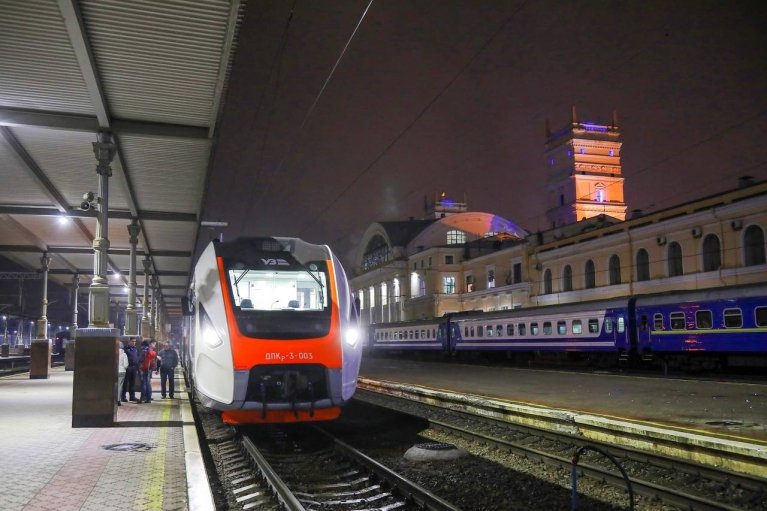 "Укрзалізниця" повідомила про чергові зміни в маршрутах через паводок у Європі