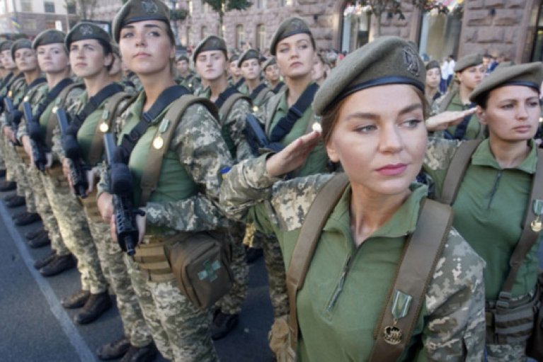 Женщины в ВСУ: в Минобороны назвали самые популярные боевые специальности