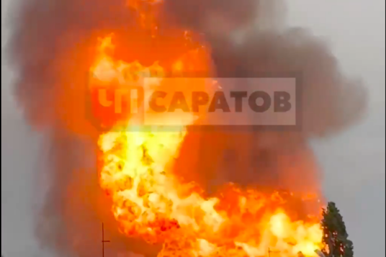 В Саратове горит газохранилище