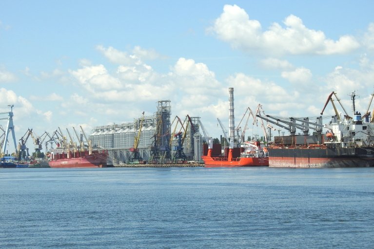 Відновлення роботи портів Миколаєва здешевить логістику та збільшить обсяги українського експорту, – експерти