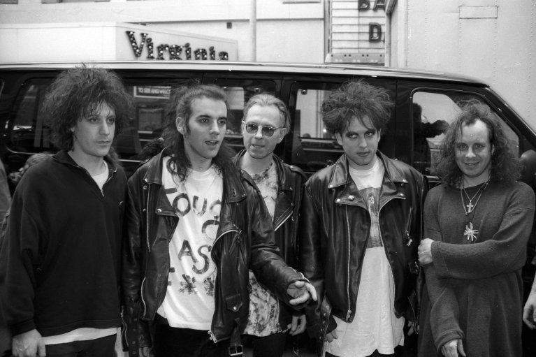 Повернення The Cure. Чи вдасться Роберту Сміту достукатися до привидів минулого